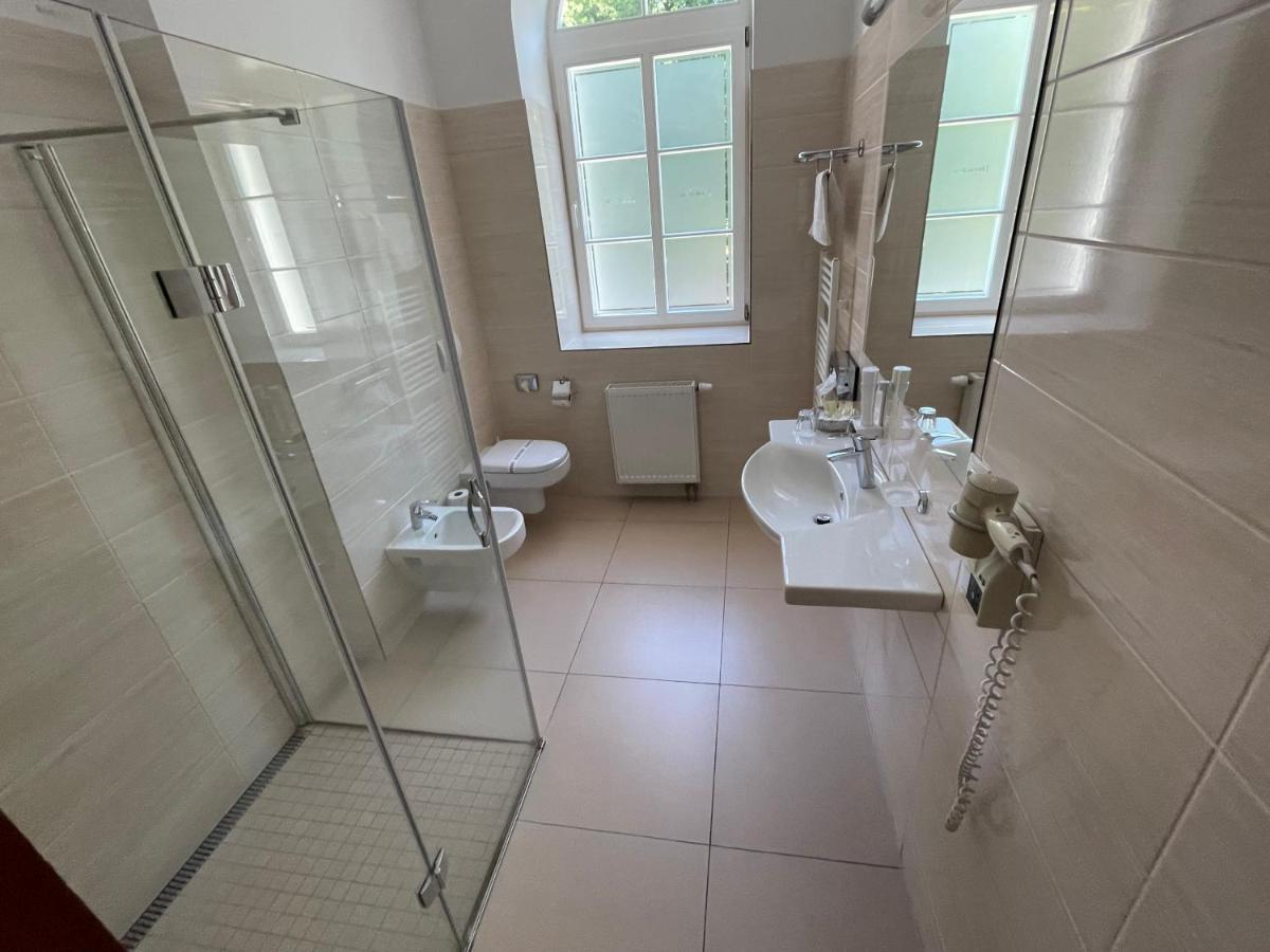 Hotel Reza Frantiskovy Lazne Luaran gambar