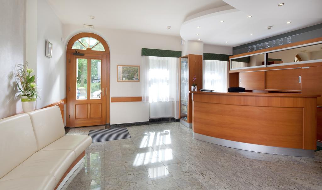 Hotel Reza Frantiskovy Lazne Luaran gambar