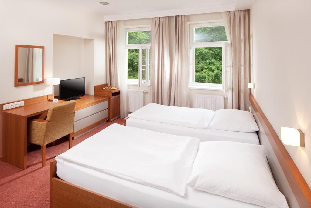 Hotel Reza Frantiskovy Lazne Luaran gambar