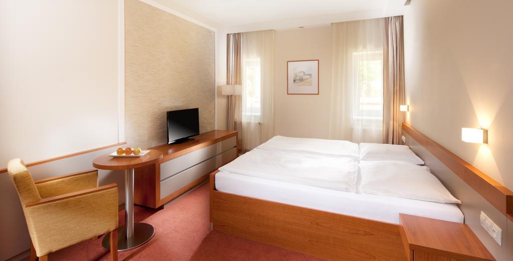Hotel Reza Frantiskovy Lazne Luaran gambar